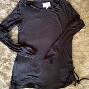 Small Evy’s Tree black layering leaves